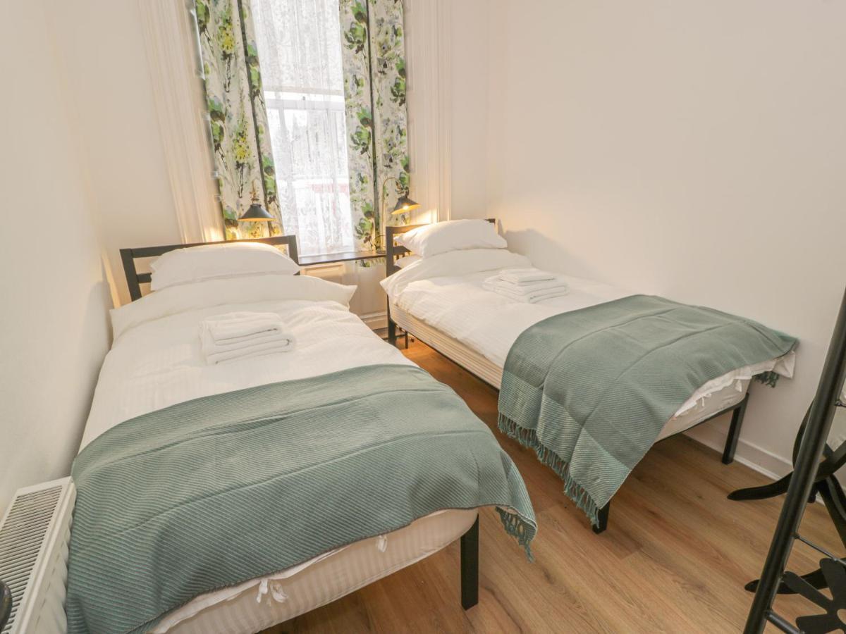 Garden Apartment Ayr Bagian luar foto