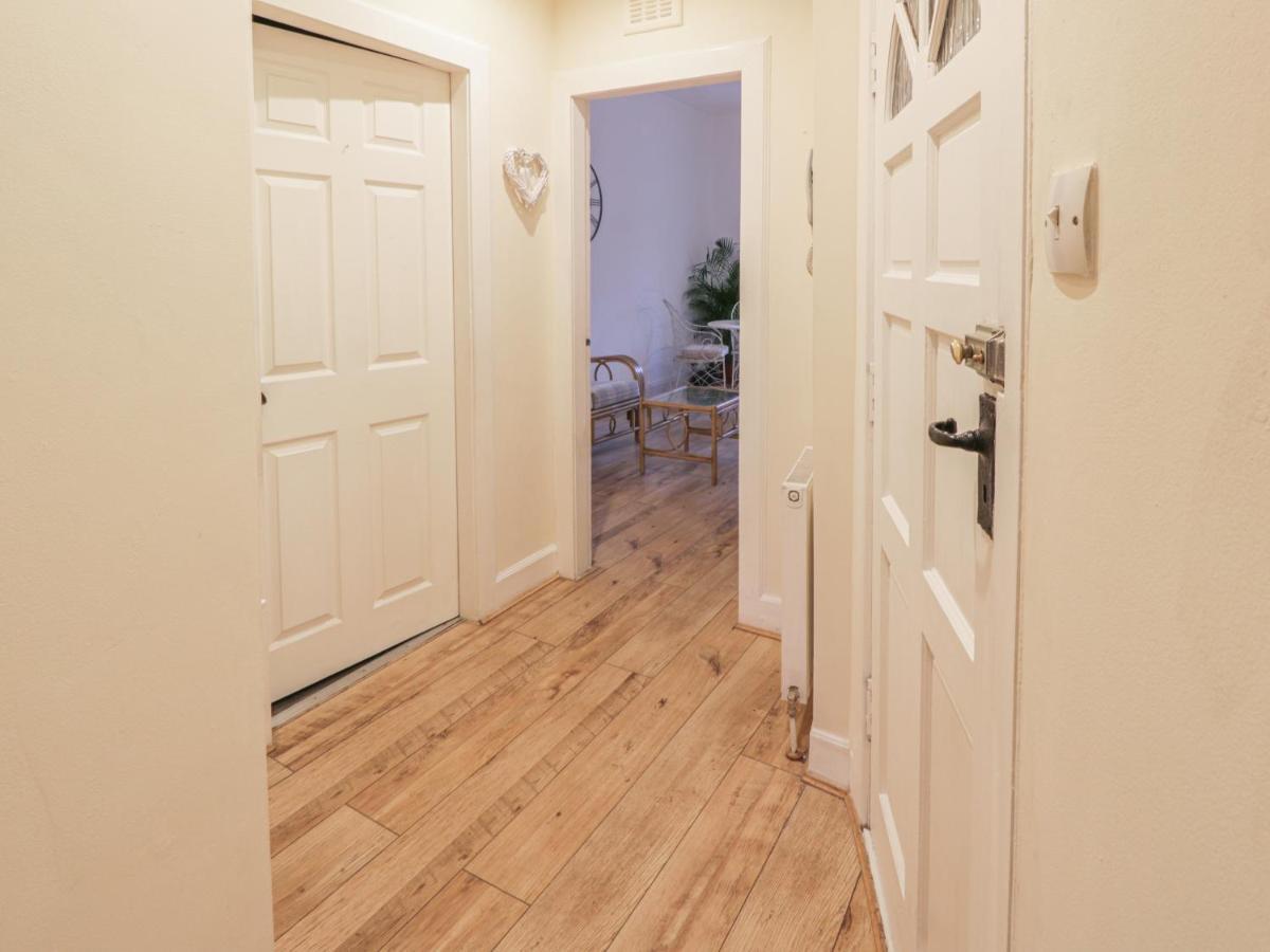 Garden Apartment Ayr Bagian luar foto