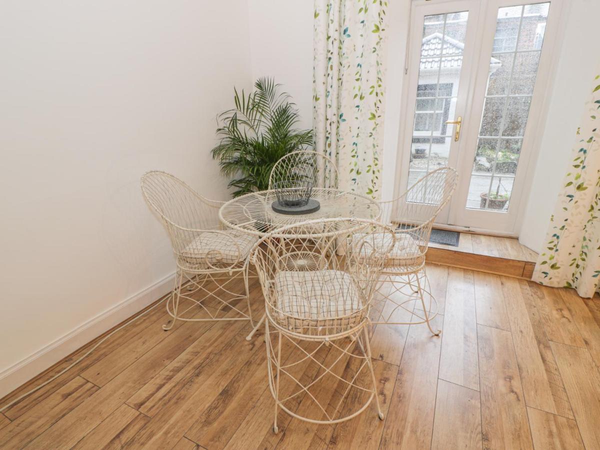 Garden Apartment Ayr Bagian luar foto