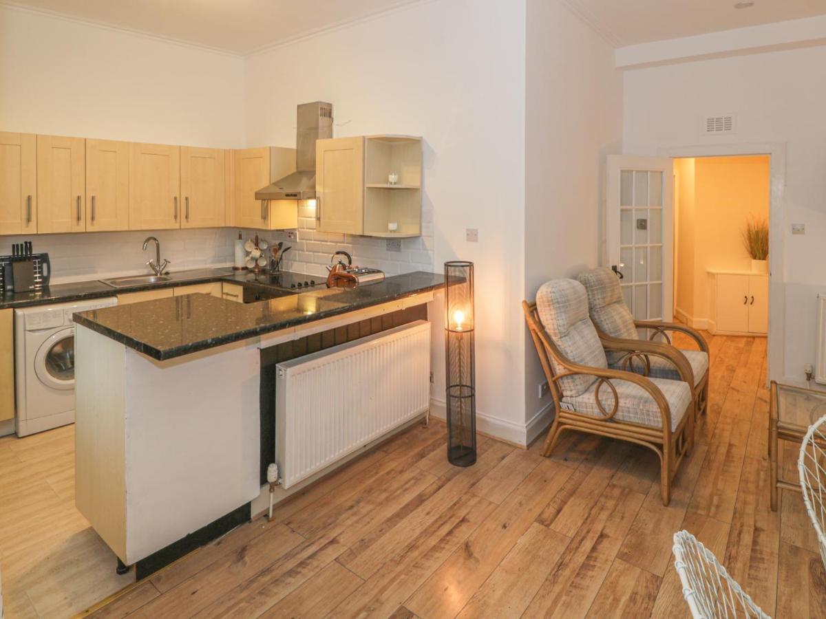 Garden Apartment Ayr Bagian luar foto